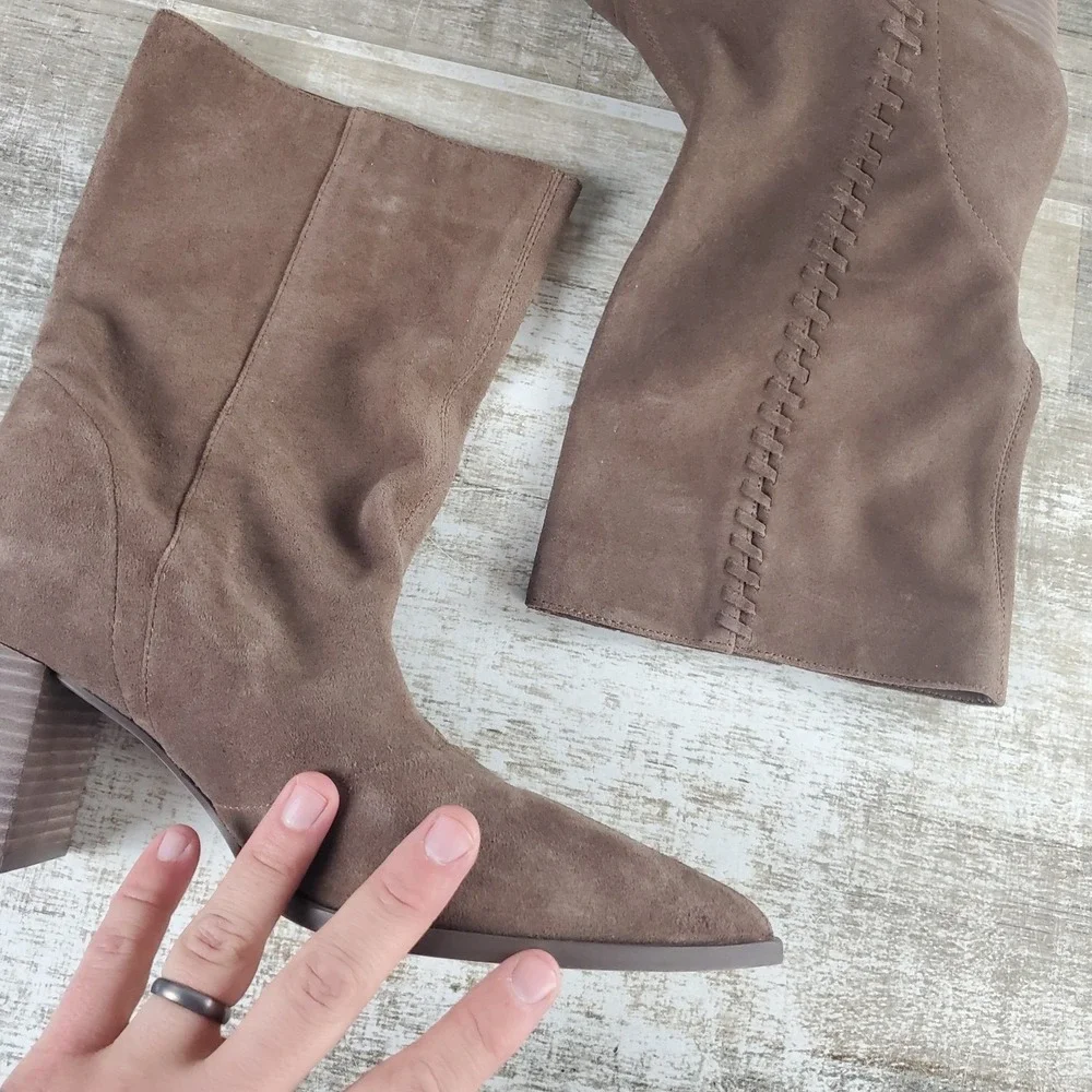 Vince Camuto Lorrys Womens Booties Sz 10 M‎ Taupe Suede Pointed Toe Ankle Boots